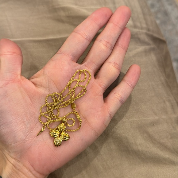 Missoma 18k Gold Large Ridge Cross Necklace Lucy Williams - Picture 7 of 7